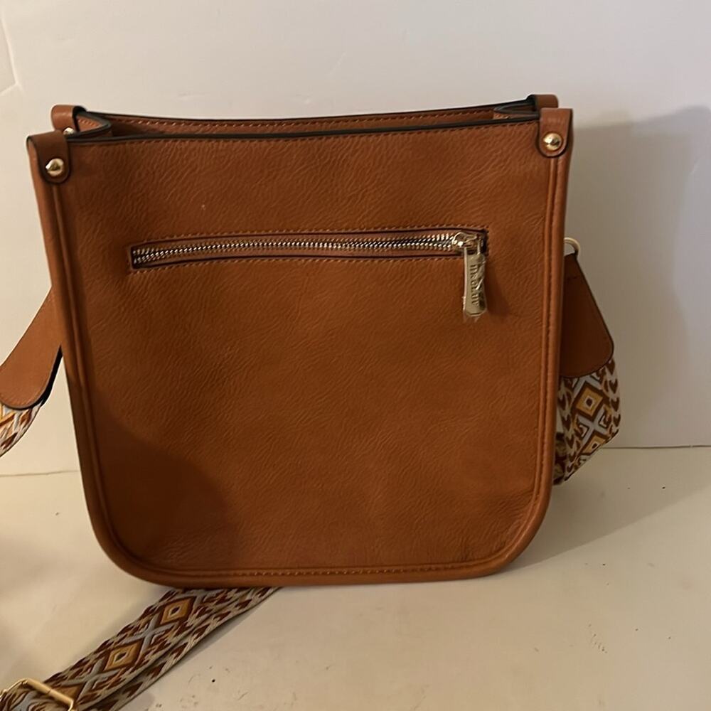 HKCLUF vegan leather crossbody with southwestern style woven strap - Picture 5 of 7
